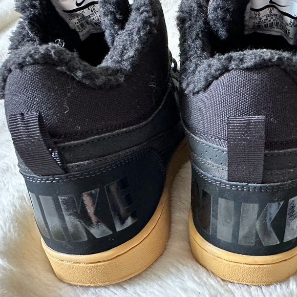 Brand new no tags Nike winter boys 7Y - Picture 7 of 8